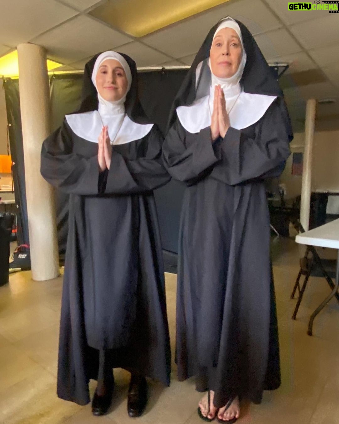 Kevin Smith Instagram - HAPPY VALENTINE’S DAY, @jenschwalbach! The accompanying image calls for the caliber of store-bought paper pun that kids exchange in grade school. So… HEY VALENTINE! YOU’RE SECOND TO NUN! Yes, it’s a Dad joke. But you made me a Dad. And like the guy once said… “The most important thing a father can do for his children is to love their mother.” - Theodore Hesburgh I love you, Jenny! Happy Valentine’s Day! #KevinSmith #valentinesday