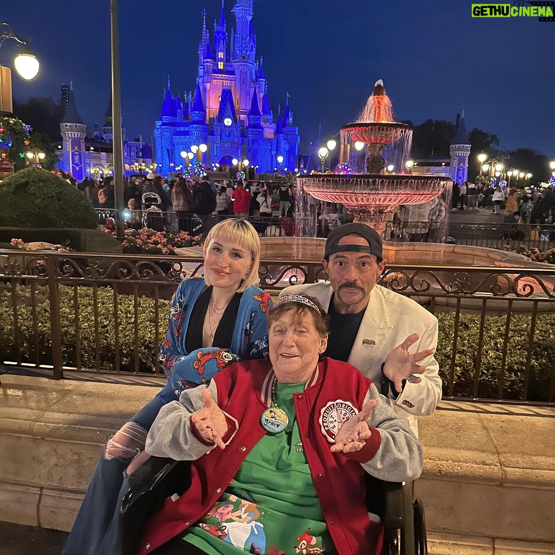 Kevin Smith Instagram - HAPPY 78th BIRTHDAY, MOM! It was a rough year for @donsgirlgrace, with far too many hospital stays. So to celebrate her victory over the infinite, we took Mom to @waltdisneyworld for her birthday today! All she wanted was a photo with Santa and cotton candy, so she got both. I’m grateful to ring in another year and she was ecstatic to spend the day with her kids, her granddaughter, and her niece. #KevinSmith