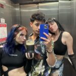 Kevsho Instagram – tu trío fav edición verano ☀️🌊 ahre
1. en el ascensor con el viajero
2. en las piedras todas mojadas y resbaladizas, spoiler salió mal 
3. el pelo de angie me pintó el sillón de azul 
4. en la biblioteca 
5. nos paró un control policial y arrestaron a micaela 
6. la mejor foto que tenemos juntos 
7. me parece hermoso tener documentado este momento Mar del Plata, Argentina