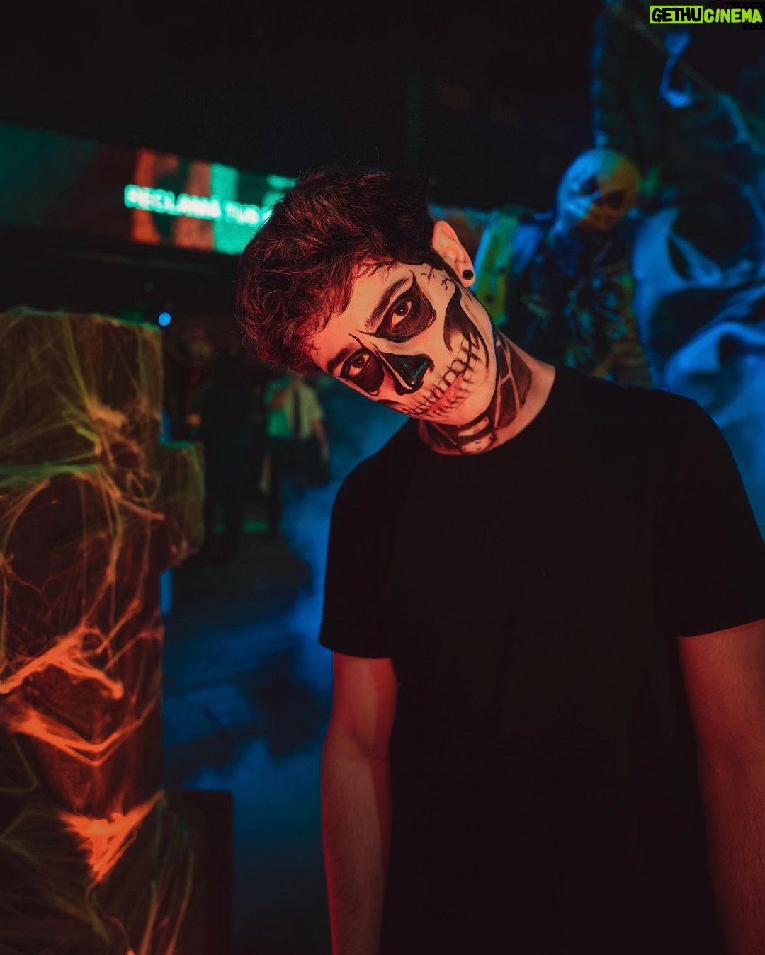 Kevsho Instagram - recomienden pelis de terror para ver hoy por halloween xfa 🎃🎬
