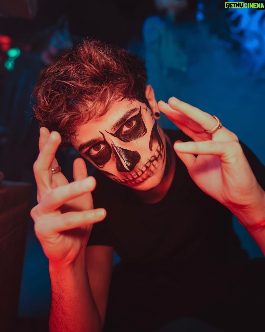 Kevsho Instagram - recomienden pelis de terror para ver hoy por halloween xfa 🎃🎬