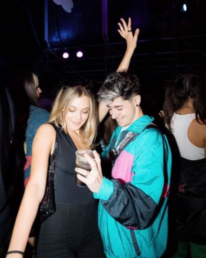 Kevsho Instagram - feliz cumpleaños a ella 💘 la mejor compañera que me pudo haber tocado, la mejor Allegra para Félix, la más graciosa, la más generosa y buena. siempre ayudándome, potenciándome, haciendo que vea cosas en mí que a veces ni yo puedo ver, alentándome para que confíe en lo que tengo para dar. soy un afortunado de haberte cruzado y jamás voy a dejar de agradecerte por todo. te amo @domenechcaro