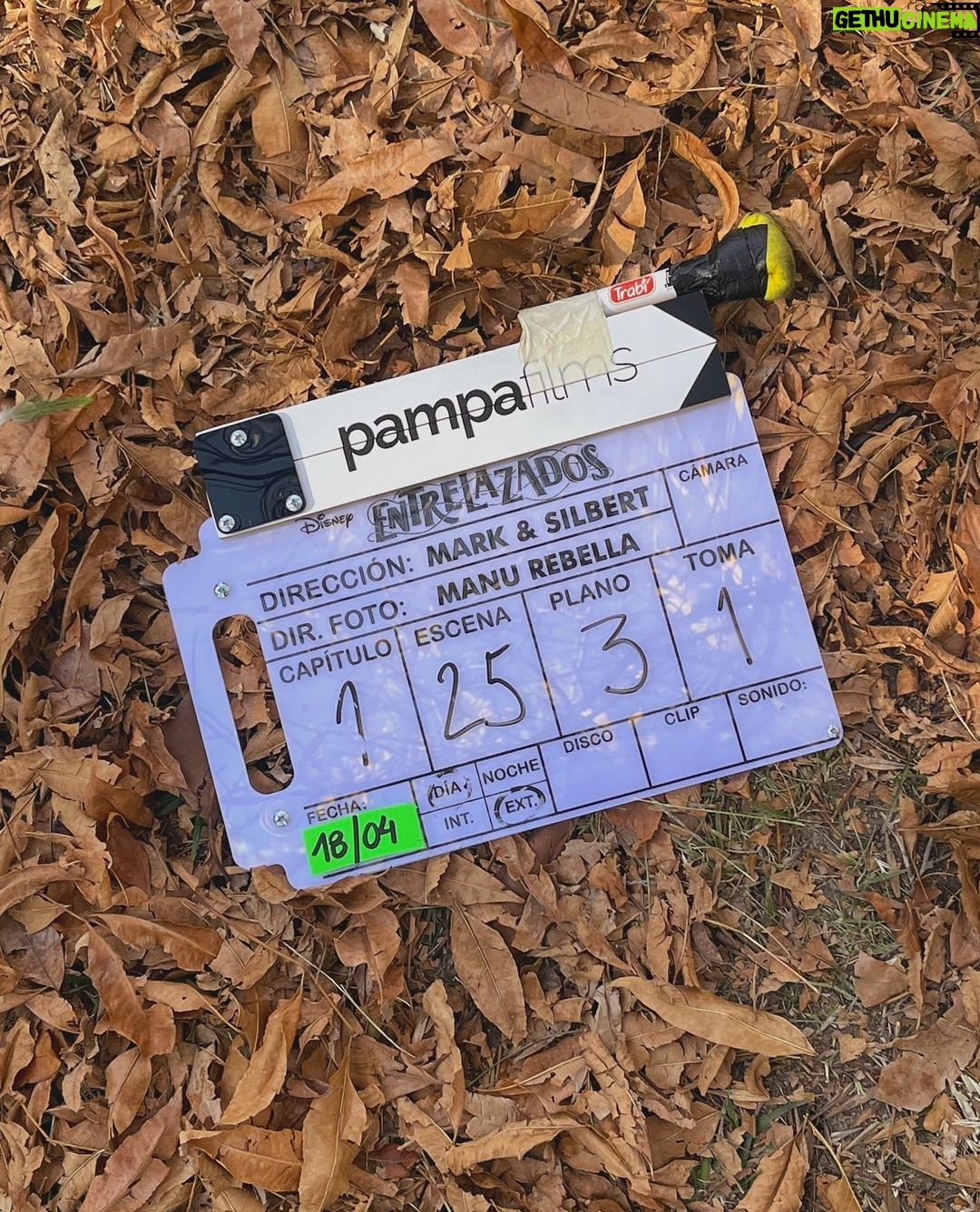 Kevsho Instagram - ES OFICIALLLLL 🚨 ENTRELAZADOS FUE RENOVADA PARA UNA SEGUNDA TEMPORADAAAAA y ya estamos filmando 🎬♥️ muy felices de seguir contando esta historia 🥺 qué les gustaría que pase en esta nueva temporada? @disneyplusla nos volvemos a encontrar ⏳