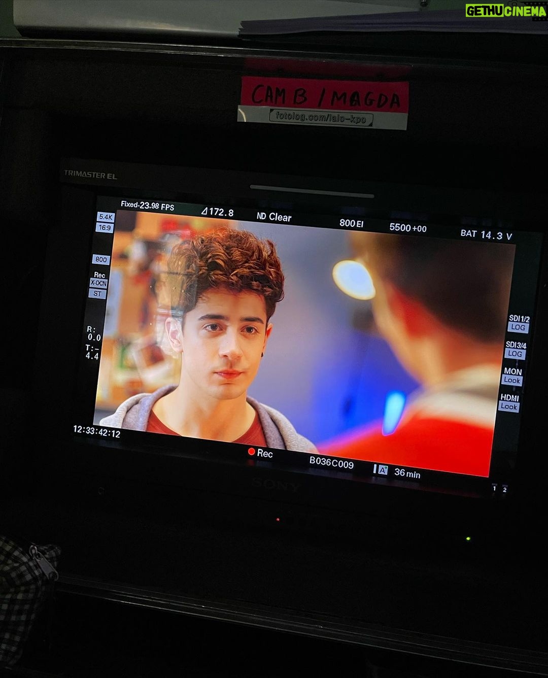 Kevsho Instagram - ES OFICIALLLLL 🚨 ENTRELAZADOS FUE RENOVADA PARA UNA SEGUNDA TEMPORADAAAAA y ya estamos filmando 🎬♥️ muy felices de seguir contando esta historia 🥺 qué les gustaría que pase en esta nueva temporada? @disneyplusla nos volvemos a encontrar ⏳