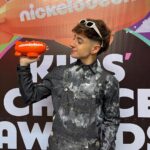 Kevsho Instagram - GANÉ MI PRIMER PREMIO COMO ACTORRRRR 🥹🫶🏼 es muy surreal estar escribiendo esto, tantas emociones juntas y muy difícil poder expresarlas todas. pero máaaaas que nada quiero agradecerles a ustedes por votar tanto y apoyarme en todo lo que hago, gracias KCA México por este premio tan importante, gracias a mi familia Disney y todo el equipo por creer en mí como actor en Entrelazados, gracias a mis amigos y mi familia por estar siempre conmigo, gracias @panni_margot por tu arte para vestirme, gracias @vanepellizzeri por ser la mejor manager y amiga que pueda pedir, y me faltan mil gracias más. ME LLEVO EL PREMIO PARA ARGENTINA LOCOOOO ❤️‍🔥 Mexico City, Mexico