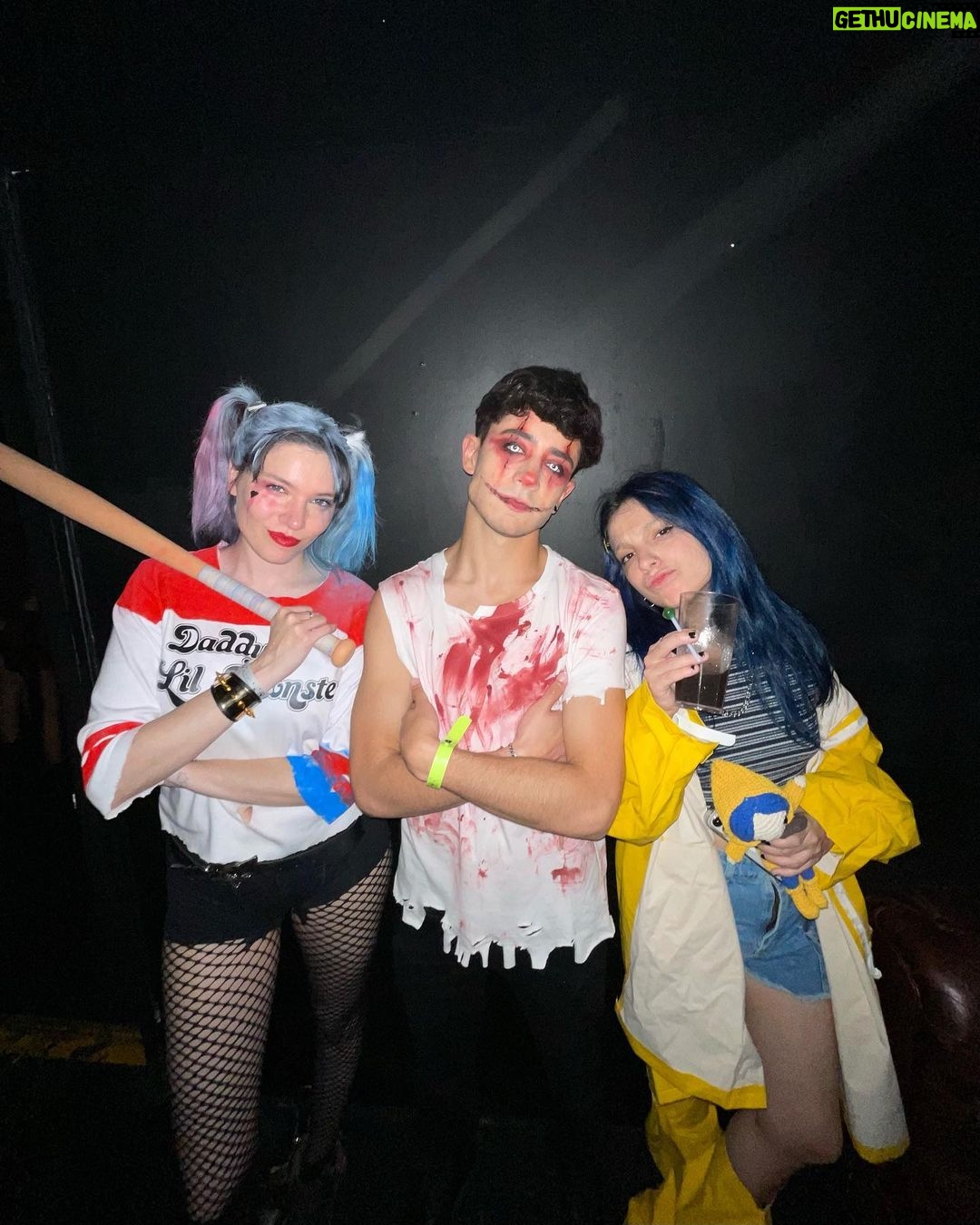 Kevsho Instagram - un poquito más de halloween 🎃 la última foto la puse porque angie casi se cae mientras la sacábamos y me parece hermoso que haya quedado retratado ese momento tkm anshelina