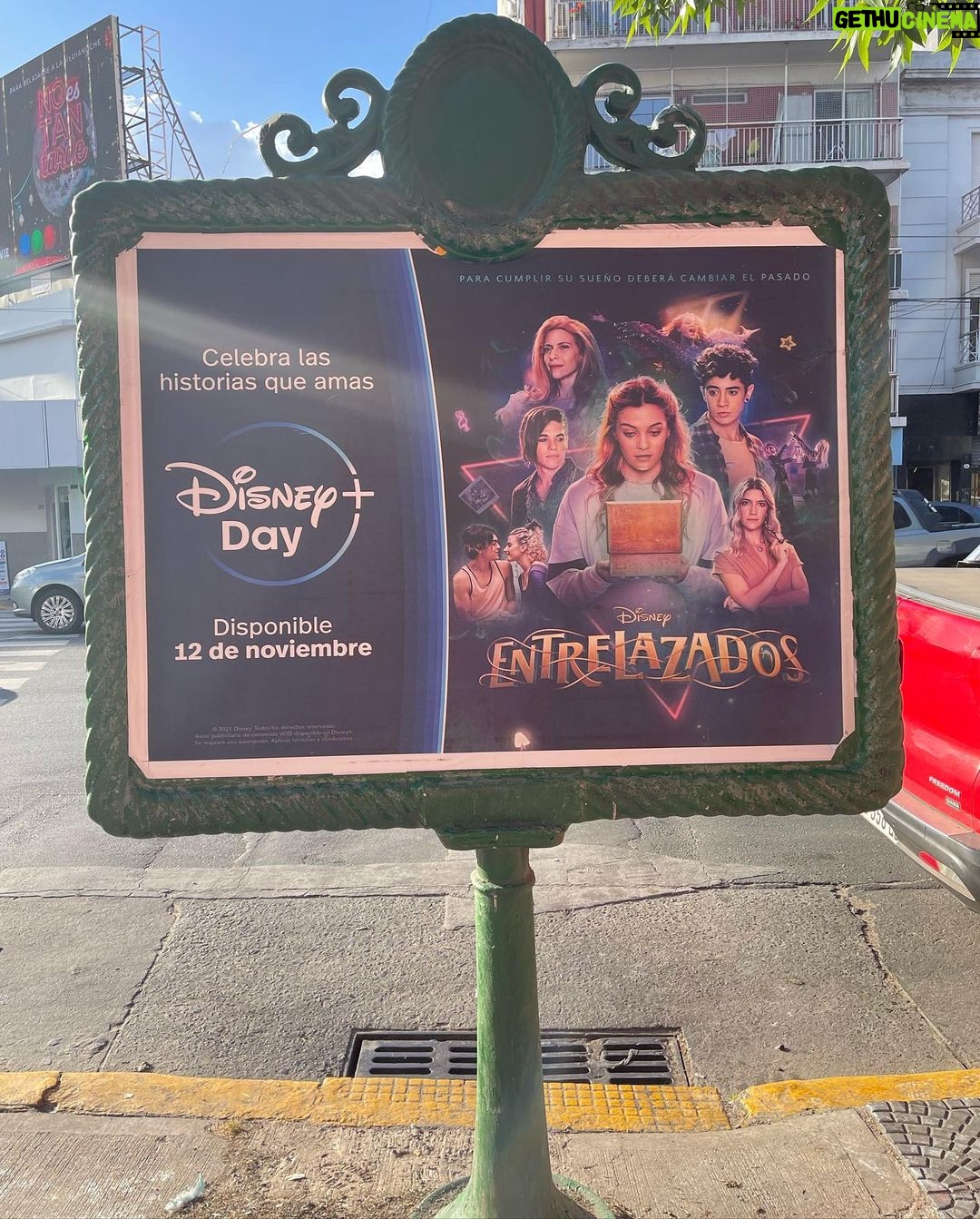 Kevsho Instagram - disculpen la intensidad pero uno no estrena una serie mundialmente todos los d铆as 馃ゲ鈾ワ笍 ya vieron entrelazados en disney+? quiero saber qu茅 les pareci贸ooooo los leo!