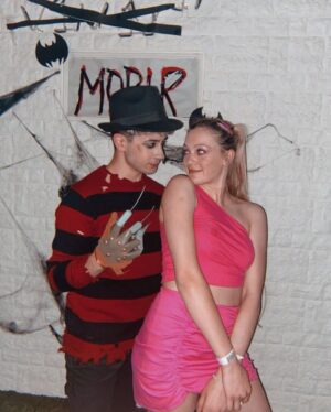Kevsho Instagram - spooky night 🎃 cumpleañito de @emiliamernes t ammmo 💘