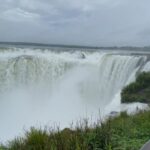 Kevsho Instagram - conocí las cataratas del iguazú y sigo procesando lo que viiii lpm tenemos un país hermoso 🥲♥️ fue un viaje sorpresa para despedir a sofi que se ganó una beca para estudiar comedia musical en NUEVA YORK 🥺 @sofimorandi te voy a extrañar pero que lindo tener amigos tan talentosos como vos, estoy muy orgulloso 🤍 viaje inolvidable gracias a @jetsmart_argentina @visit_iguazu @almapura_iguazu @geniusacademiadelexito @may_ariadna ✈️ Cataratas Del Iguazú