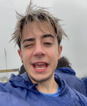 Kevsho Instagram - conocí las cataratas del iguazú y sigo procesando lo que viiii lpm tenemos un país hermoso 🥲♥️ fue un viaje sorpresa para despedir a sofi que se ganó una beca para estudiar comedia musical en NUEVA YORK 🥺 @sofimorandi te voy a extrañar pero que lindo tener amigos tan talentosos como vos, estoy muy orgulloso 🤍 viaje inolvidable gracias a @jetsmart_argentina @visit_iguazu @almapura_iguazu @geniusacademiadelexito @may_ariadna ✈️