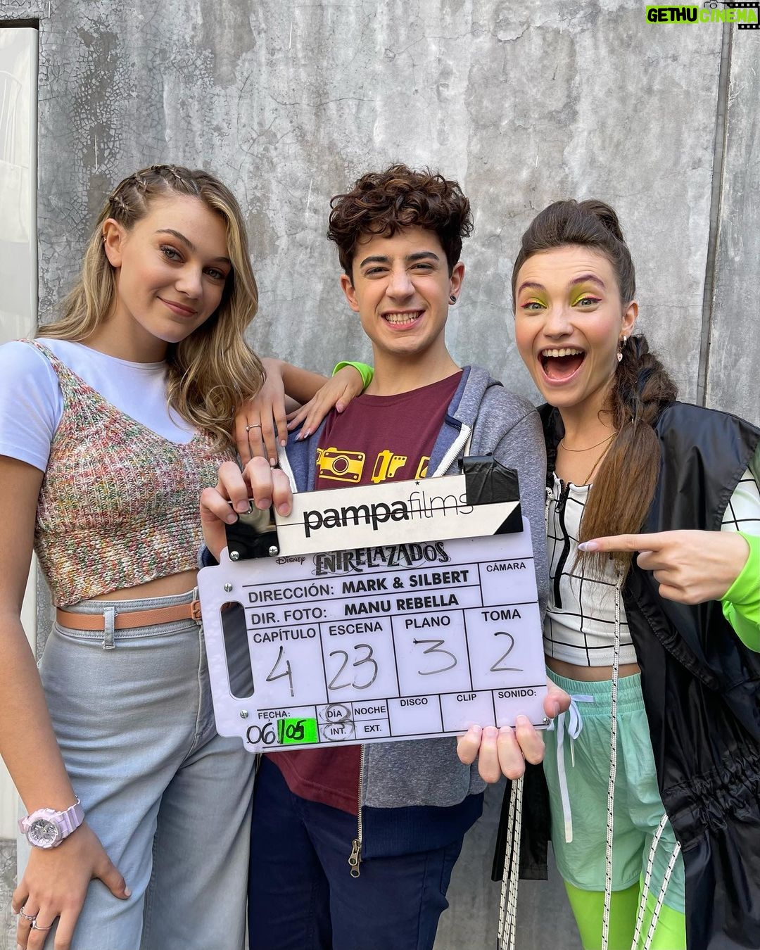 Kevsho Instagram - aaaaaa gracias x el recibimiento que le están dando a la temporada 2 de entrelazados, les gustó?! 🥹💜 me fascina leer sus teorías sobre la historia, sus opiniones, sus momentos favs, etc etc etc así que los leo en los comentarios 👀 si todavía no la vieron vayan yaaaa a @disneyplusla que está disponible en todo el mundo 🫶🏼