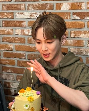 Key Instagram - Good & Great 는 생일축하로 마무리 했네요! 앨범과 생일을 축하해주신 모든 분들 감사합니다! 
이 앨범을 위해 애써준 우리 매니지먼트,자켓팀,뮤비팀,sns팀,프로모션,퍼포먼스,a&r, 녹음기사님들 ,켄지 누나,디렉봐주신 분들 헤어 ,메이크업 ,vx팀,스타일리스트, 댄서들 ! 셀수없이 많은 분들이 도와주셨습니다! ( 잊어버린 부서가 있다면 나중에 수정 할게요!) 진심으로 감사드립니다. 
그리고 워커들과 공부하시는 모든 분들 이 노래로 조금이나마 위로와 용기를 받으셨길 바랍니다! 
grandma i know you are always watching me up there 
i miss you and i love you .
mom and dad!of course i love you too.
and love you my lil freaks always thanks for your support 🩵 
i'll be back! 
-key-