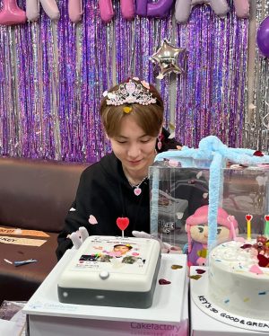 Key Instagram - Good & Great 는 생일축하로 마무리 했네요! 앨범과 생일을 축하해주신 모든 분들 감사합니다! 
이 앨범을 위해 애써준 우리 매니지먼트,자켓팀,뮤비팀,sns팀,프로모션,퍼포먼스,a&r, 녹음기사님들 ,켄지 누나,디렉봐주신 분들 헤어 ,메이크업 ,vx팀,스타일리스트, 댄서들 ! 셀수없이 많은 분들이 도와주셨습니다! ( 잊어버린 부서가 있다면 나중에 수정 할게요!) 진심으로 감사드립니다. 
그리고 워커들과 공부하시는 모든 분들 이 노래로 조금이나마 위로와 용기를 받으셨길 바랍니다! 
grandma i know you are always watching me up there 
i miss you and i love you .
mom and dad!of course i love you too.
and love you my lil freaks always thanks for your support 🩵 
i'll be back! 
-key-