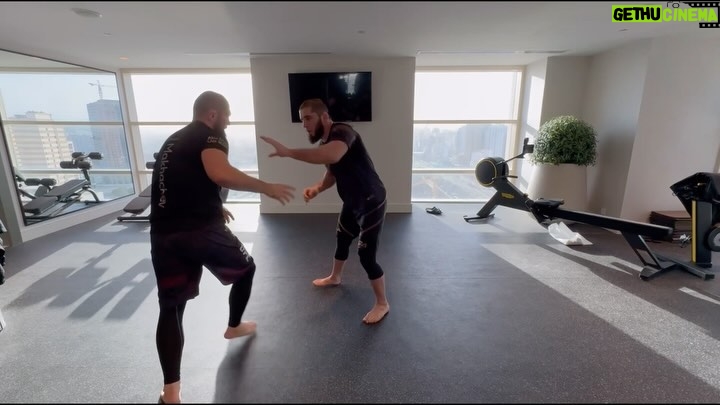 Khabib Nurmagomedov Instagram - Где бы не были, везде пахота.