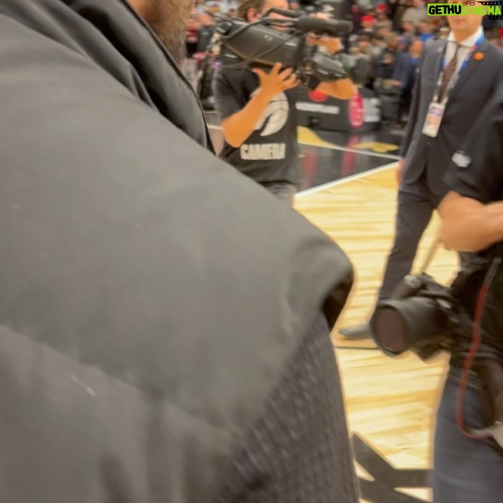 Khabib Nurmagomedov Instagram - With legendary @stephencurry30 in Toronto 🏀 Scotiabank Arena