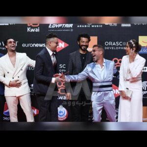 Khaled Anwar Instagram - من العرض الخاص لفيلم #قمر١٤ 
في مهرجان الجونة #gff21 
و قريبا في السينمات ❤️

————————
Suit @orangesquarecairo 
Styled by @angie_neklawy