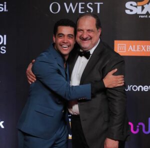 Khaled Anwar Instagram - A perfect pleasuring moment on the red carpet... El Gouna Film Festival 🌟
@elgounafilmfestivalofficial 
#gff20 
______________

Styled by @sarabahaa1 
Suit from @marsom.official