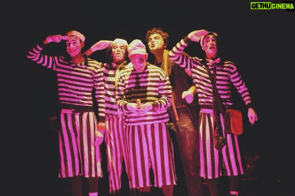Khaled Anwar Instagram - مستنيكوا بكره الساعة ٧:٣٠ م علي مسرح الهناجر في الاوبرا ... الدعوة عامة . El Hanager Theater