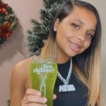 Khamyra Sykes Instagram - Happy Holidays🎄 @melloyello #onlywithcocacolafreestyle @cocacolafreestyle_us #ad