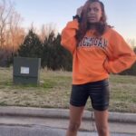 Khamyra Sykes Instagram - Track Star 🏃🏽‍♀️✨ (drop your relationship status👀🤷🏽‍♀️🔒)