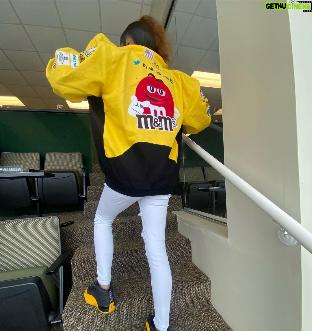 Khamyra Sykes Instagram - as I should. #winning🏁 (Drop ya last 3 emojis let’s see what u been talking bout😂) Atlanta Motor Speedway