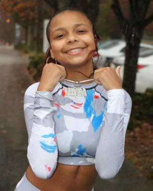 Khamyra Sykes Instagram - got em sick🤕..send em to blue cross🏥 outfit: @new20twenty 💙