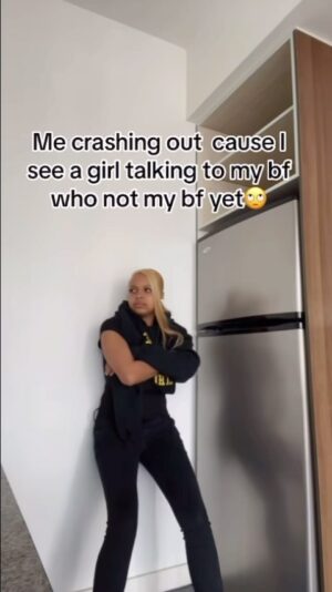 Khamyra Sykes Instagram - Who else delusional 🤔😂😂