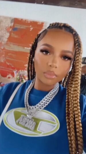 Khamyra Sykes Instagram - It’s giving Black Girl Magic  🪄 It’s giving who runs the world 🗣️Black Women perioddd!
 

Black women have been forever changing the world. Excelling in every industry and creating everyday Black History, right before our eyes. ❤️🖤💚

Please save this audio and create your own IG reel & use the #blackhistoryismagic  to be featured‼️#ad 

Shoutout to @cocacola and @essence for featuring me and choosing me to be a #cokepartner