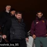 Khamzat Chimaev Instagram - @ya_pomoshnik_kra_95 АЛЛАХ1 РЕЗ ХИЙЛ ХЬУН ДАЛ СИЙ ДОЙЛ ХЬА ВАША ☝🏼🤲🏼🤝