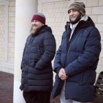 Khamzat Chimaev Instagram - @ya_pomoshnik_kra_95 ДАЛ ДЕКЪАЛ ВОЙЛ ХЬО ВИНЧУ ДЕНЦА ВАША 🤲🏼☝🏼🤝