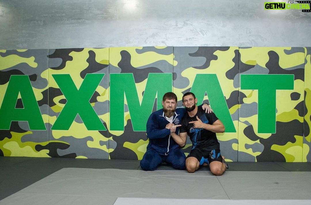 Khamzat Chimaev Instagram - I represent my team @akhmat_mma the best in the world, I want to thank them so much for all their support 🤝🦾 Grozny