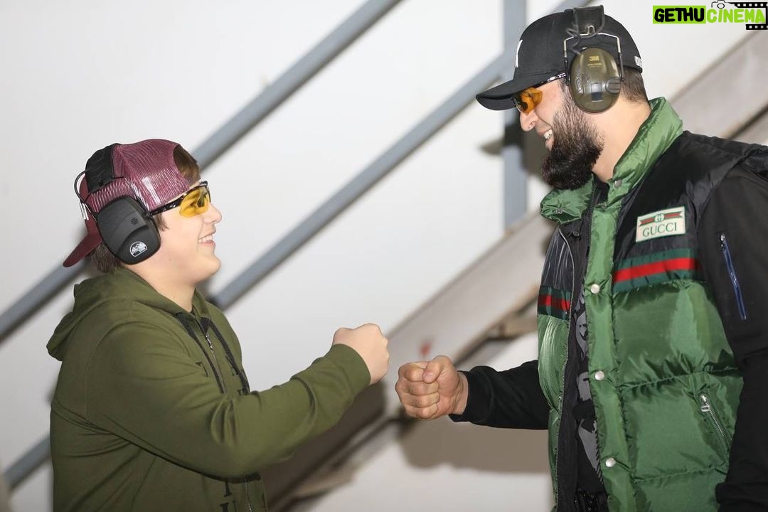 Khamzat Chimaev Instagram - @dustum ☝🏼