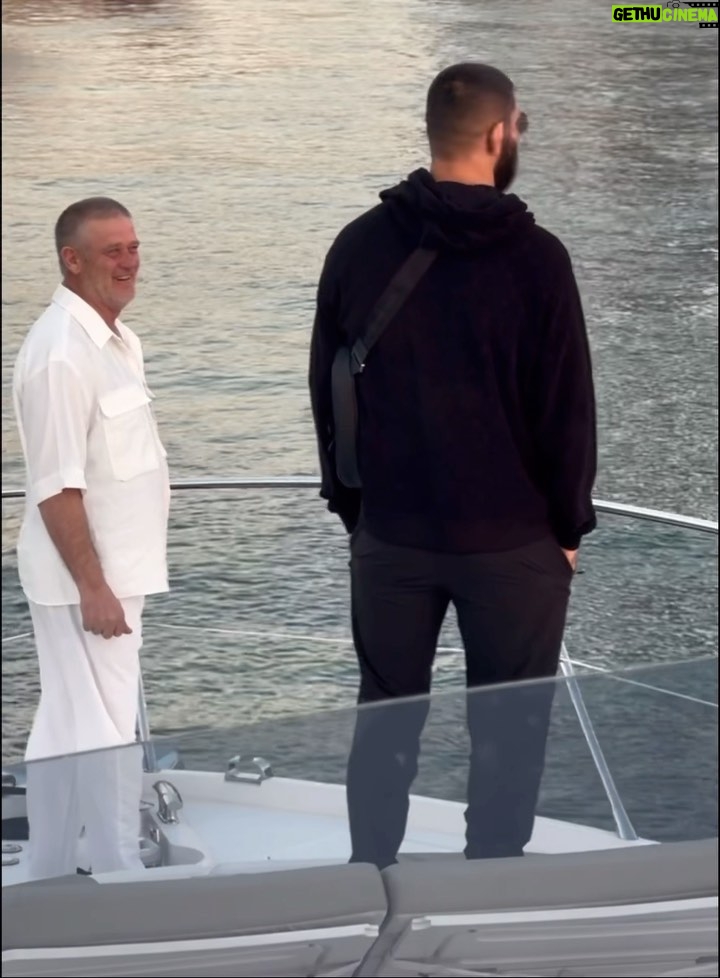 Khamzat Chimaev Instagram - Дадс шег хьостш дешнаш ц олит, ша ше доьзал хьеста ц хьоьст, но вайн хаъш ду, вай Дайши дагчохь долу Нохчи гlиллакх Алхьамдулиллахl! Dubai, UAE