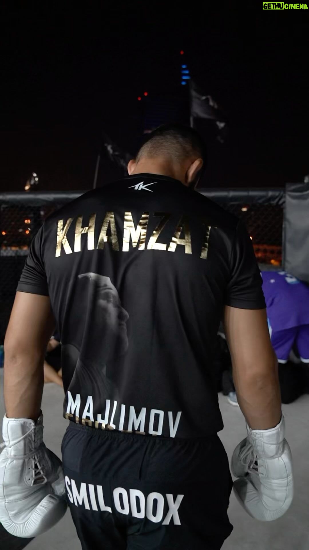 Khamzat Chimaev Instagram - @khamzat_chimaev 🙌🖤🐺 #ufc Tkmmafit