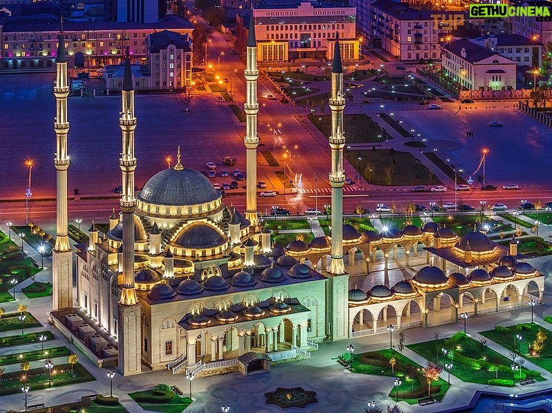 Khamzat Chimaev Instagram - Весь мир принадлежит Аллах1у и только ему ☝🏼 Alhamdulillah