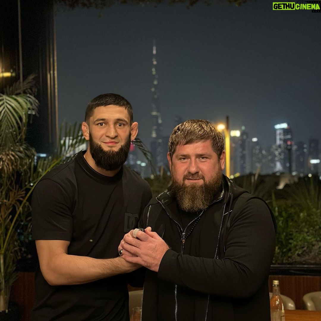 Khamzat Chimaev Instagram - @ya_pomoshnik_kra_95 Хочу поблагодарить своего старшего Брата, за все поддержку которую оказывает мне. Спасибо огромное, Дел рез хийл хьун Ваша, Дал сий Дойл хьа. 🤲🏼☝🏼 АХМАТ СИЛА ✊🏼