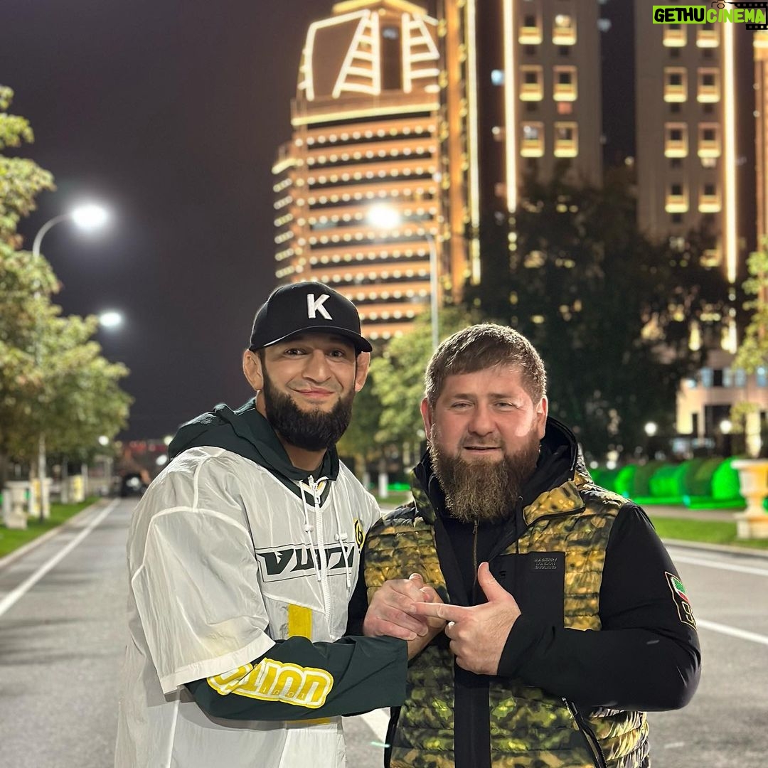 Khamzat Chimaev Instagram - @ya_pomoshnik_kra_95 ЛУЧШИЙ ИЗ ЛУЧШИХ ДАЛ СИЙ ДОЙЛ ХЬА ВАША 🤲🏼☝🏼🤝 Grozny