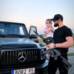 Khamzat Chimaev Instagram - Пусть даже каменные горы, расплавятся в огне сражений, но никакие орды не поставят нас на колени. Непобежденные и в смерти, сойдем мужчинами в могилу. BAYSANGUR ☝🏼 Chechnya