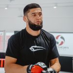 Khamzat Chimaev Instagram - Training camp at @frontlinehasle 👊🏼💥 @eminsenfoto 📸🥇 Oslo, Norway