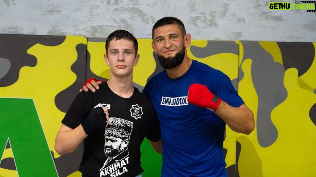 Khamzat Chimaev Instagram - Good training with my brothers 💯🤝 Grozny