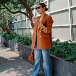Khemanit Jamikorn Instagram - 𝐒𝐚𝐭𝐮𝐫𝐝𝐚𝐲 𝐒𝐚𝐲 𝐇𝐈🤚🏻☺️ . . . @brownsugar.studio @longchampth #panpanworkmode 🤎☺️ #eyelinkvision #diorsunglasses #dior