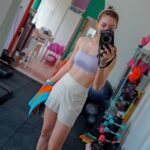 Khemanit Jamikorn Instagram - You don’t have to be extreme , just CONSISTENT. 😙💪🏻💜 ทุกครั้งของการออกกำลัง มากบ้างน้อยบ้าง แต่สำคัญที่สุดที่เรียนรู้ ถ้า..เราอยากได้การเปลี่ยนแปลง ต้องลงมือทำ และ ทำอย่างสม่ำเสมอค่ะ 😙✌🏻 #บอกตัวเองก่อนเลย😍 . . . Inspired by @fitwithplant 💪🏻😄 #panpanhappyday #panpanworkout🦊 #panpanhomegym 💜💜💜💜💜💜