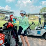 Khemanit Jamikorn Instagram - สู้กับตัวเอง ⛳️🏌🏻‍♀️🌤️ มาฝึกการอยู่กับแดดยาวๆ … ยาวไปเลยค่ะ กิจกรรมครอบครัวที่ทุกคนจริงจังกันมาก✌🏻😃 . . . #panpanfamily #panpanhappyday 💚💛🧡❤️🩷🩵💙💜💖 #momentintimebysaks #panpancakelovegolf #panpangolffamily #nonstopgolfgang