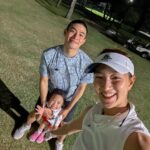 Khemanit Jamikorn Instagram - SMALL STEP EVERYDAY ค่อยเป็นค่อยไป ถึงใจจะไปไกลแล้วก็ตาม … ทุกอย่างต้องใช้เวลา 💪🏻😍 แต่ที่สำคัญที่สุด คือเราทุกคนหาเวลาเพื่อมาเจอกันในสนามกอล์ฟ ช่วงไฟกำลังแรง ฟิตกันเหลือเกินนนน ✌🏻⛳️😉🔥 รอบหน้าโปรพ่อหนุ่ยห้ามพลาดนะคะ @nateethep 😍 ขอบคุณพี่แคดดี้ทุกคนนะคะ 🙏🏻😉 . . . #panpangolffamily ⛳️🏌🏻‍♀️✌🏻🩷 #nonstopgolfgang #panpancakelovegolf @srixonthailand @mommy.pam.pam.pam @putteros @saksoonthorn_rise @patchapatchaa @ingomojo Green Valley Golf Club Bangna