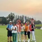 Khemanit Jamikorn Instagram - 🏌🏻‍♀️⛳️” ไม่เคยเหมือนกันเลยซักวัน “ ใจนั้นก็ตื่นเต้นเห็นสนามยาวๆอยากตีไปให้ไกล😮‍💨 พอเห็นน้ำ ก็ใจสั่นตกน้ำแน่ .. ก็ตกจริงๆ55555 💦 การตีกอล์ฟคือนอกจากฝีมือ ก็ #เรื่องของใจนี่แหละค่ะ 😂👍🏻🩷🌤️ . . . โปรพ่อหนุ่ยประกบทุกคน ตีไปสอนไป เสียงพ่อทำให้มั่นใจขึ้นมากเลยค่ะ 😉👍🏻⛳️🩷 ขอบคุณนะคะ เลิฟยูวแดดดี้ 🙏🏻😙 #panpangolffamily #nonstopgolfgang ⛳️ #panpanfamily