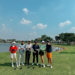 Khemanit Jamikorn Instagram - สู้กับตัวเอง ⛳️🏌🏻‍♀️🌤️ มาฝึกการอยู่กับแดดยาวๆ … ยาวไปเลยค่ะ กิจกรรมครอบครัวที่ทุกคนจริงจังกันมาก✌🏻😃 . . . #panpanfamily #panpanhappyday 💚💛🧡❤️🩷🩵💙💜💖 #momentintimebysaks #panpancakelovegolf #panpangolffamily #nonstopgolfgang