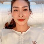 Khemanit Jamikorn Instagram - รักษา และ ผ่อนคลายไปพร้อมๆกัน✌🏻😄🩷 . . . ปรับสมดุลแบบศาสตร์จีน ขอบคุณคุณหมอโบมากๆๆๆๆนะคะ👍🏻🤍 #คุณหมอฝังเข็มมือเบามากกกกค่ะ😙 #panpanhappyday @sunmoonclinic 🤍🙏🏻😄 @saksoonthorn_rise Sunmoon Clinic