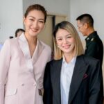 Khemanit Jamikorn Instagram - เป็นเกียรติอย่างยิ่งที่ได้มีโอกาสเป็นส่วนหนึ่งในกิจกรรมของ กองทัพไทย ที่มุ่งเน้นการเพิ่มโอกาส ส่งเสริม และ ยกระดับความสามารถของนายทหารหญิง เพื่อเป็นแนวทางในการเจริญเติบโตในกาารทำงานต่อไปค่ะ ได้ร่วมพูดคุยในหัวข้อ #การพัฒนาศักยภาพของนายทหารหญิงของกองทัพไทย ค่ะ ทุกๆคนมีศักยภาพในตัวเองมากมาย ขอให้เชื่อมั่นในตัวเอง เห็นคุณค่าในตัวเรา และ มีจิตใจที่แข็งแรงในการไปให้ถึงสิ่งที่ตั้งใจนะคะ 👍🏻🙏🏻🩷 ดีใจมากๆที่ได้เจอ พี่อ้อย พี่อ๋อย และ พี่เดียร์ ผู้หญิงเก่งทั้งสามท่านค่ะ💖👍🏻✨😄 . . . #แพนแพนเรื่องราวดีดี #youknowwhatimwearing 🩷