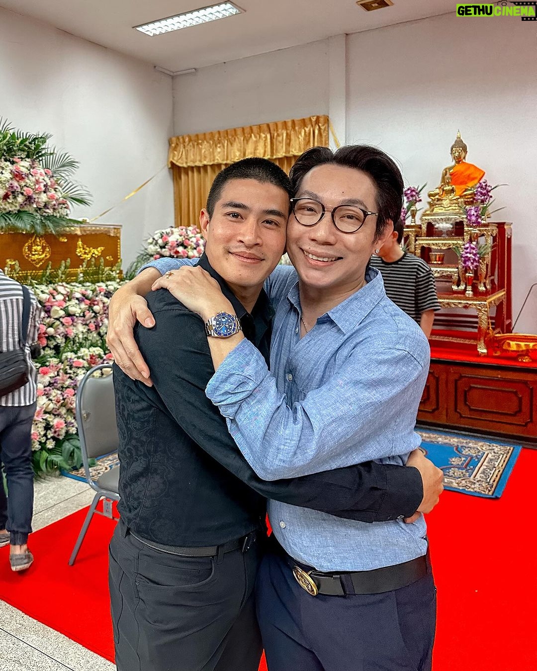 Khemanit Jamikorn Instagram - กอดๆๆๆๆส่งพลังให้ มะม๊า พี่เอ และ ครอบครัวนะคะ 🤍🤍🤍🙏🏻 . . . พวกเรารักแนนนี่ค่ะ @a_tiwakorn 🤍🩵 @nateethep @mommy.pam.pam.pam @saksoonthorn_rise @putteros @patchapatchaa @ingomojo 🩵
