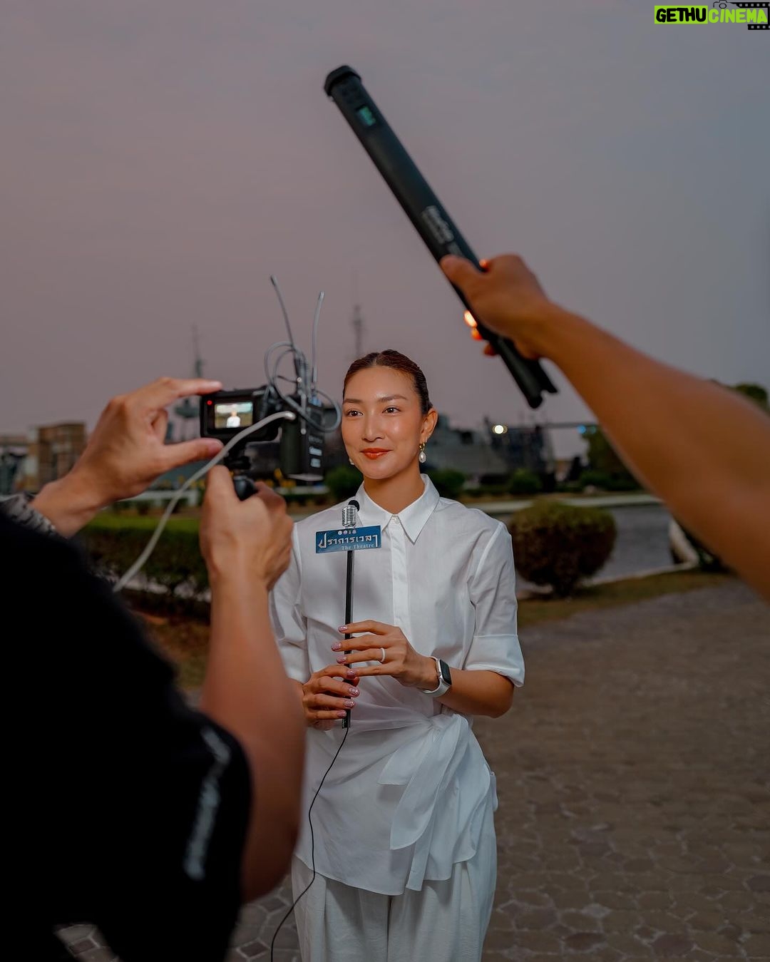 Khemanit Jamikorn Instagram - ได้มาสถานที่จริง พื้นที่แห่งประวัติศาสตร์ ยิ่งใหญ่ตระการตา เตรียมการแสดง #ปราการเวลาthetheatre ค่ะ เจอกัน 14-17 มีค. นี้นะคะ✌🏻🩵🌝🙏🏻 . . . #panpanworkmode 👍🏻🩷 ป้อมพระจุลจอมเกล้า